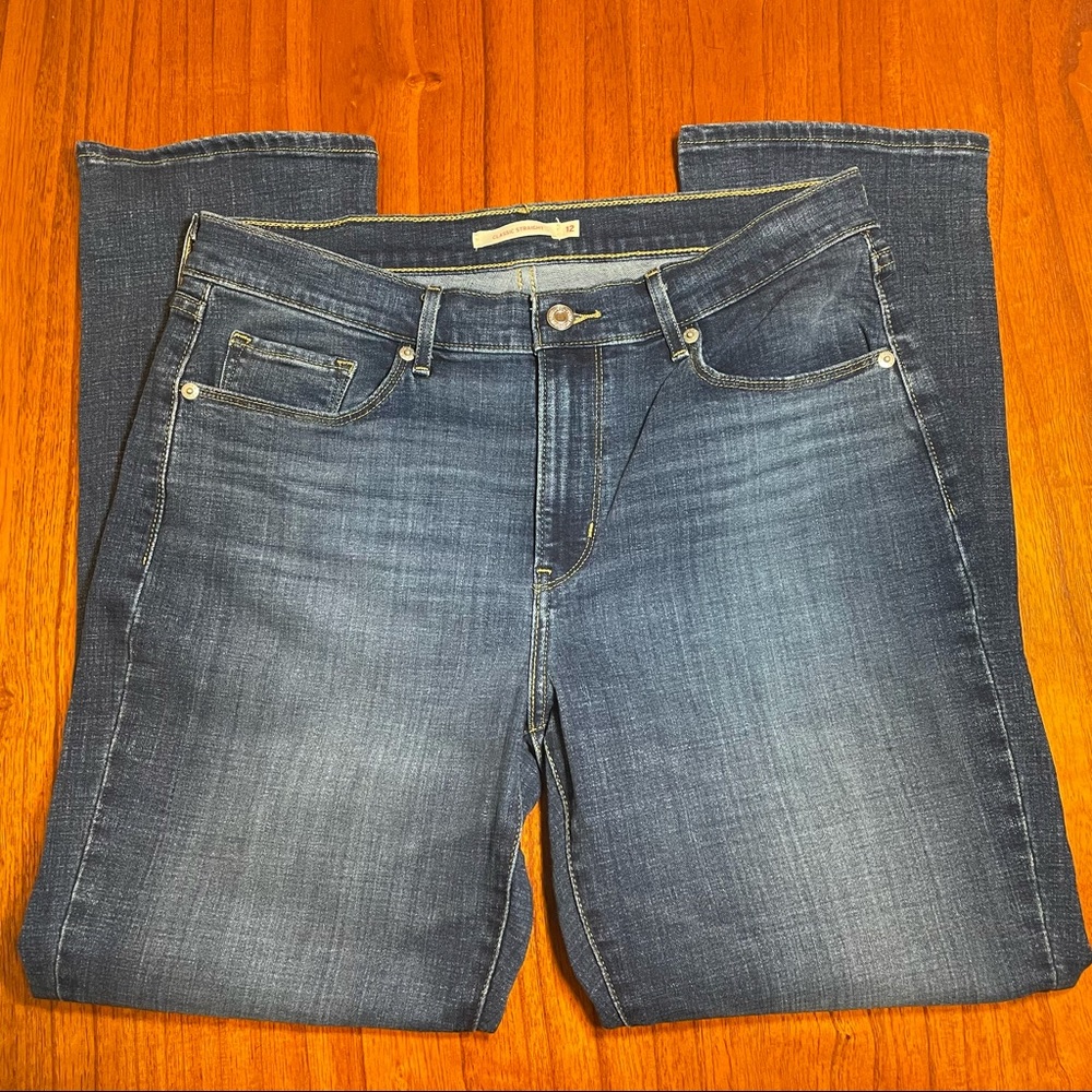 Levi’s classic straight leg jeans